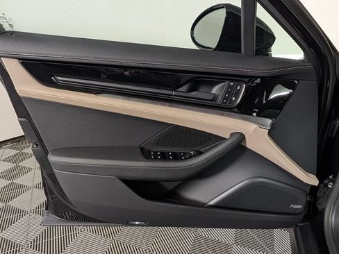New 2026 Porsche Panamera RWD image 25