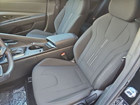 Used 2025 Hyundai Elantra Sport FWD image 15