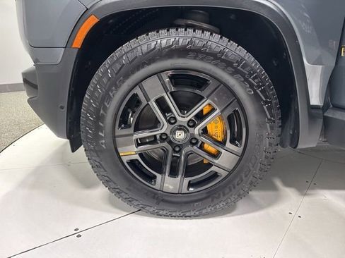 Used 2023 Rivian R1S Adventure image 10