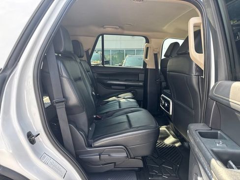 Used 2024 Ford Expedition XLT AWD/4WD image 22