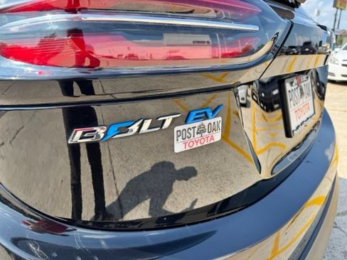 Used 2022 Chevrolet Bolt LT FWD image 10