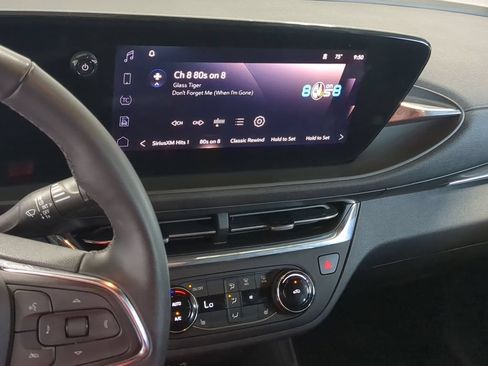 Used 2025 Buick Envista Sport Touring w/ Convenience I Package FWD image 27