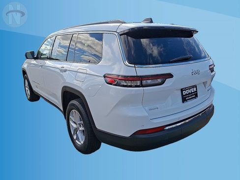 Certified 2025 Jeep Grand Cherokee L Laredo w/ Luxury Tech Group I AWD/4WD image 35