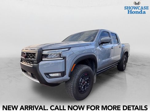 Used 2025 Nissan Frontier PRO-4X w/ Pro Premium Package AWD/4WD image 2