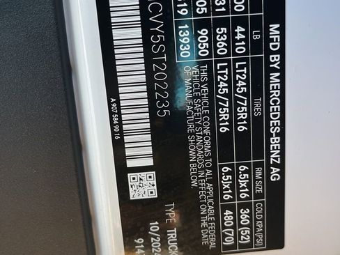 Used 2025 Mercedes-Benz Sprinter 2500 image 29