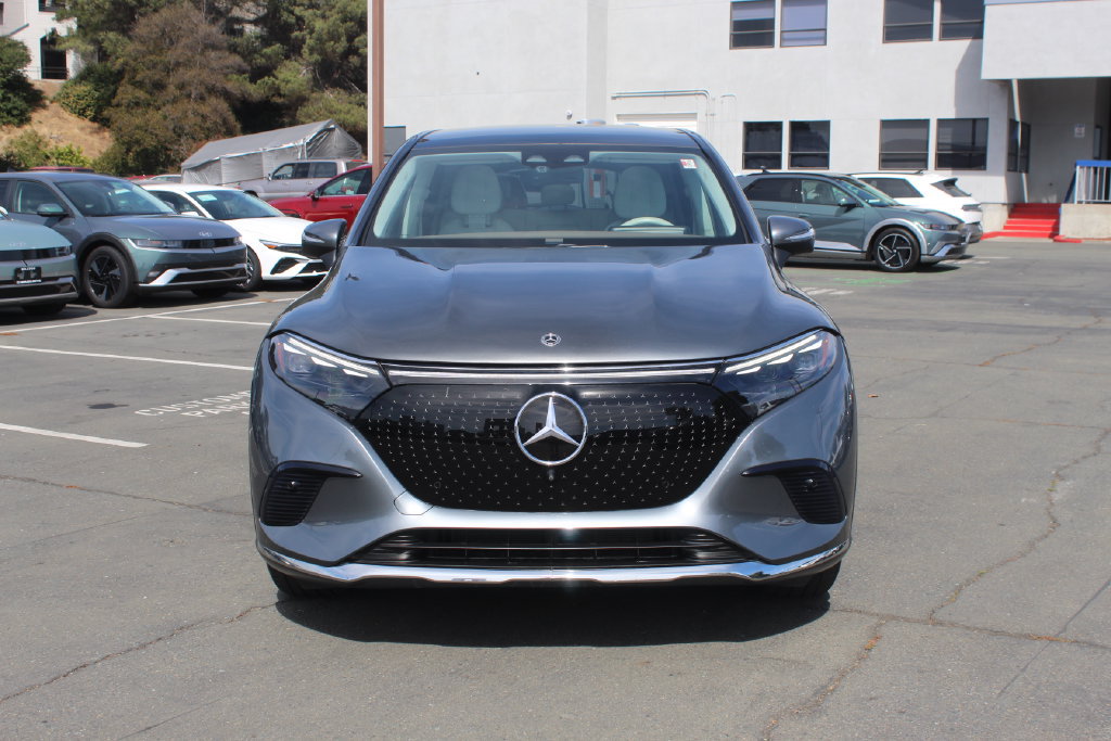 Used 2023 Mercedes-Benz EQS 450+ SUV image 4