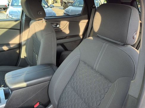 Used 2021 Chevrolet Blazer LT FWD image 29