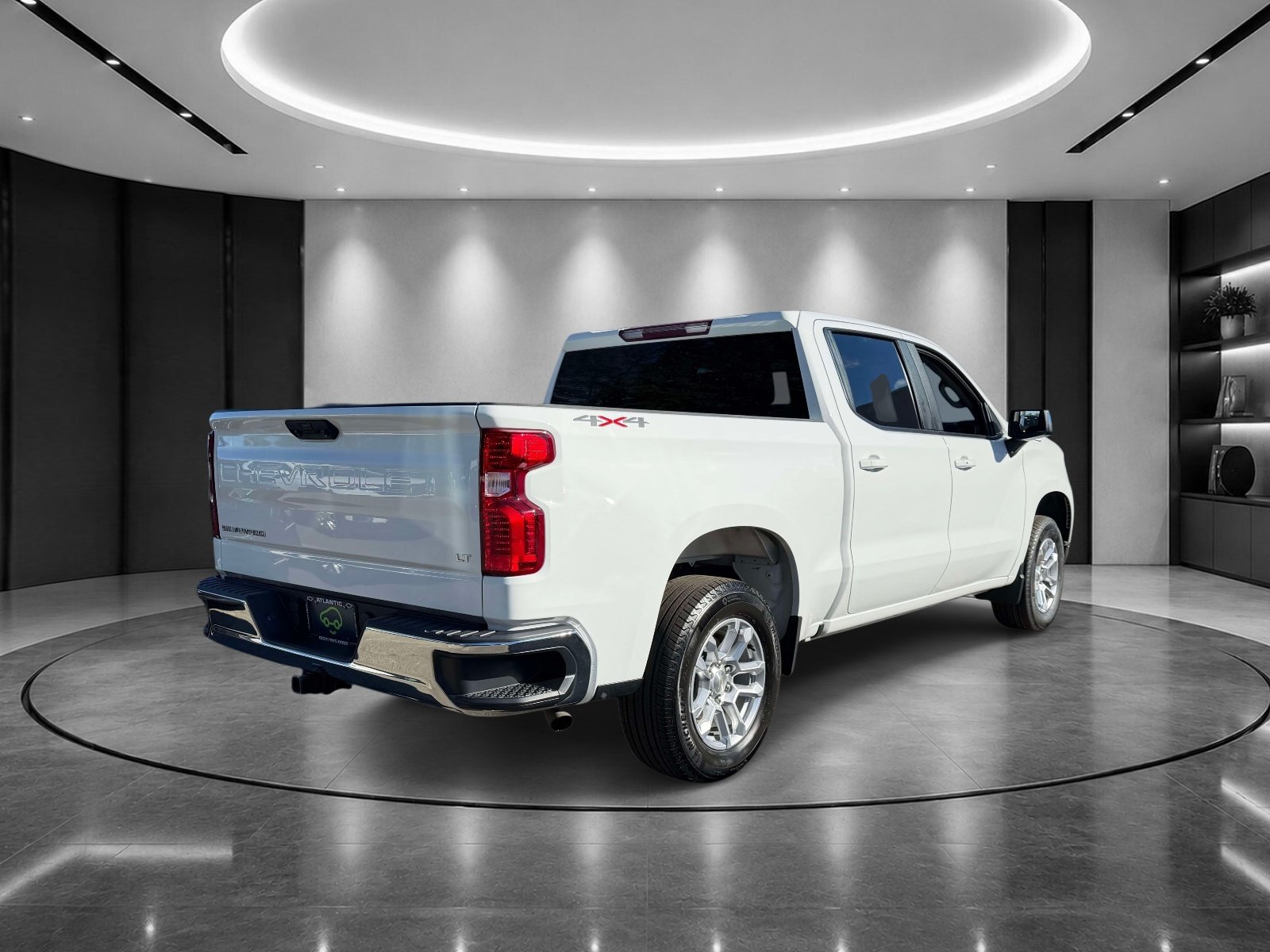 Used 2024 Chevrolet Silverado 1500 LT AWD/4WD image 4