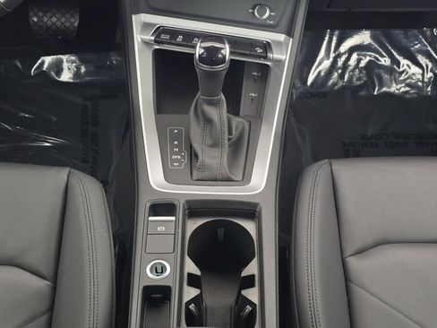 Used 2025 Audi Q3 2.0T Premium image 27