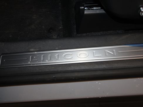 New 2026 Lincoln Nautilus Premier w/ Jet Appearance Package image 6