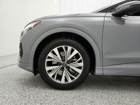 Used 2023 Audi Q4 e-tron Premium Plus w/ Premium Plus RWD image 17