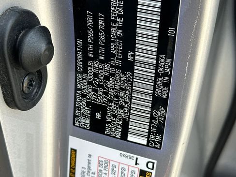 Used 2021 Toyota 4Runner Venture w/ Moonroof Package image 33