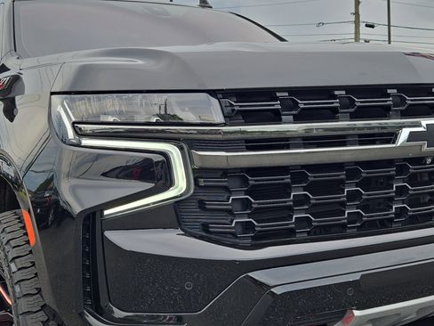 Used 2021 Chevrolet Tahoe Z71 w/ Z71 Signature Package AWD/4WD image 6
