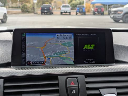 Used 2015 BMW M4 Convertible image 23