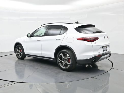 Used 2022 Alfa Romeo Stelvio Ti image 9