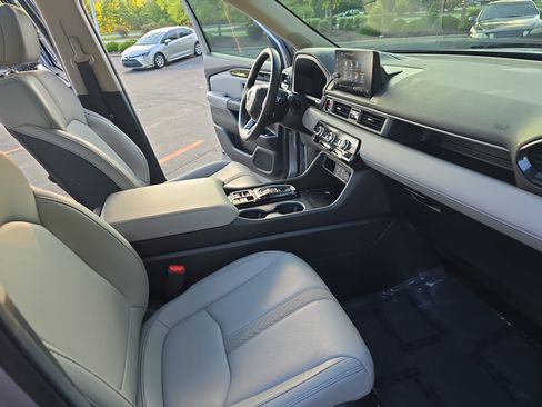 Used 2025 Honda Pilot Touring image 10