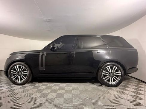 Used 2023 Land Rover Range Rover SE AWD/4WD image 3