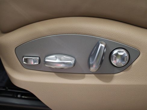 New 2026 Porsche Macan AWD/4WD image 18