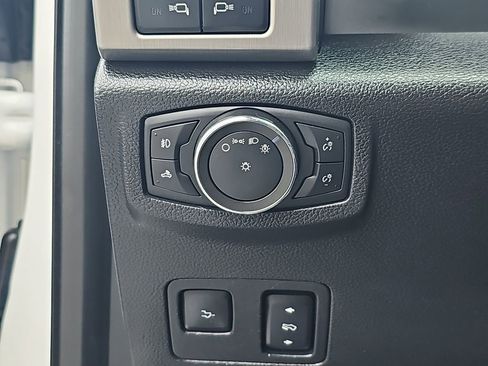 Used 2017 Ford F250 Platinum w/ Platinum Ultimate Package AWD/4WD image 28