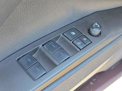 Used 2023 Toyota Camry SE w/ Convenience Package FWD image 16
