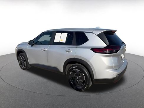 Used 2025 Nissan Rogue SV FWD image 10