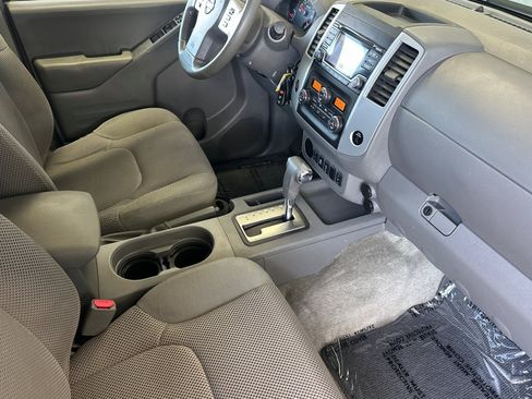 Used 2016 Nissan Frontier SV w/ SV Value Truck Package RWD image 14
