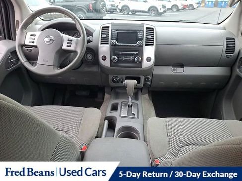 Used 2018 Nissan Frontier SV image 16