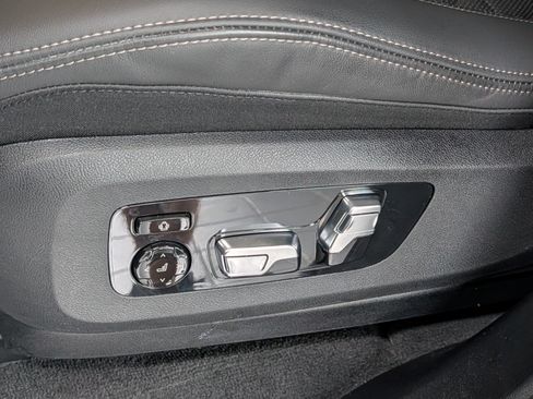 Used 2026 BMW X5 xDrive40i AWD/4WD image 11