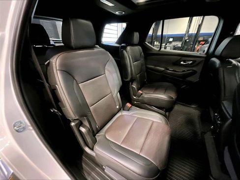 Used 2023 Chevrolet Traverse High Country AWD/4WD image 16