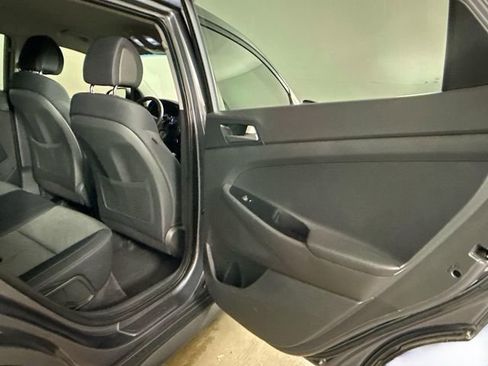 Used 2018 Hyundai Tucson SE AWD/4WD image 11