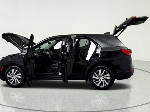 Used 2024 Chevrolet Equinox LT w/ LPO, Floor Liner Package FWD image 10