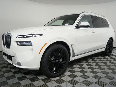 Used 2026 BMW X7 xDrive40i image 8