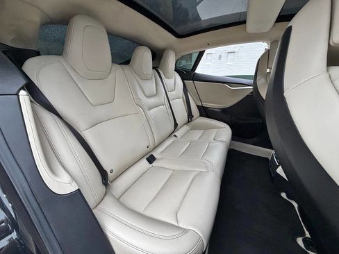 Used 2017 Tesla Model S 60 image 17