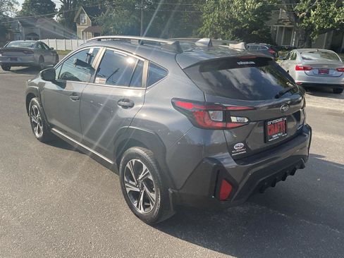 Used 2024 Subaru Crosstrek 2.0i Premium AWD/4WD image 3