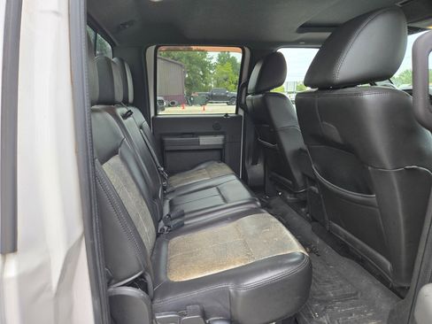 Used 2011 Ford F250 Lariat w/ Chrome Pkg image 11