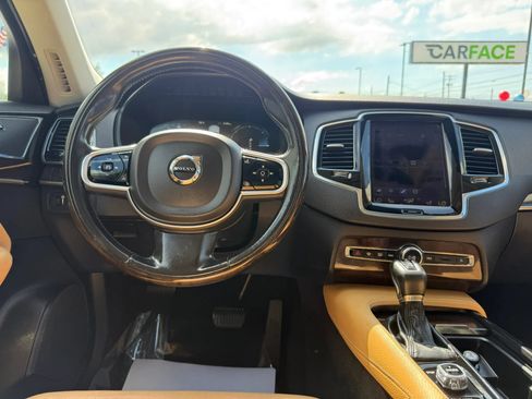 Used 2016 Volvo XC90 T6 Momentum w/ Momentum Plus Package AWD/4WD image 28