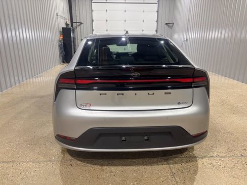 Used 2024 Toyota Prius LE image 4