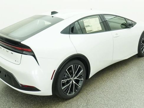 New 2026 Toyota Prius XLE FWD image 18