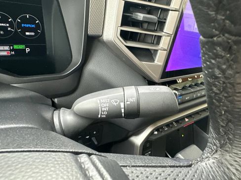 Used 2024 Toyota Tundra Limited AWD/4WD image 30