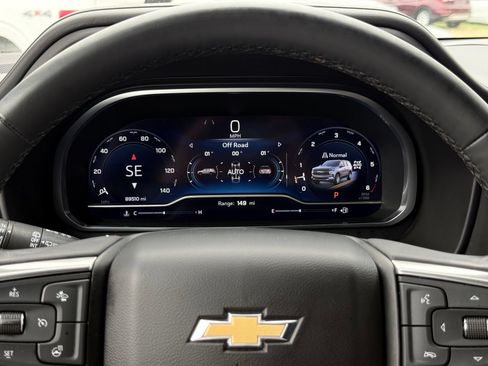 Used 2023 Chevrolet Suburban Premier AWD/4WD image 34
