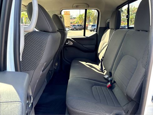 Used 2018 Nissan Frontier PRO-4X image 22