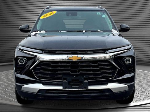 Used 2024 Chevrolet TrailBlazer LT image 2
