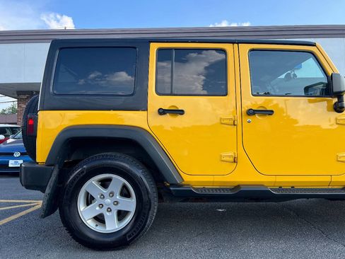 Used 2015 Jeep Wrangler Unlimited Sport w/ Power Convenience Group AWD/4WD image 40