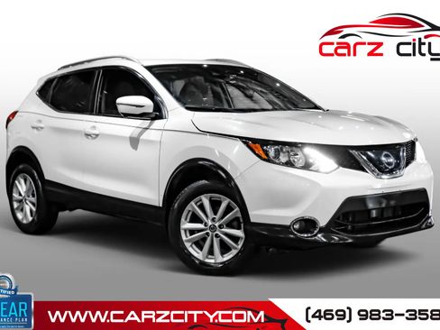 Used 2019 Nissan Rogue Sport SV w/ Technology Package FWD image 1