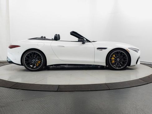 Used 2022 Mercedes-Benz SL 63 AMG 4MATIC image 37