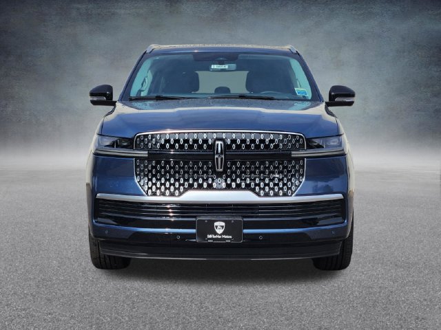 New 2027 Lincoln Navigator Reserve AWD/4WD image 2
