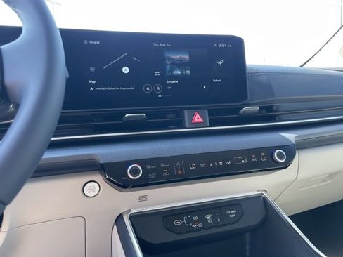 New 2026 Kia Carnival SX image 13