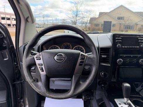 Used 2014 Nissan Titan SV image 14
