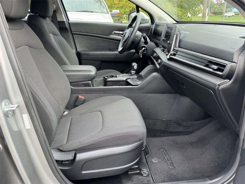 Used 2023 Kia Sportage LX image 13