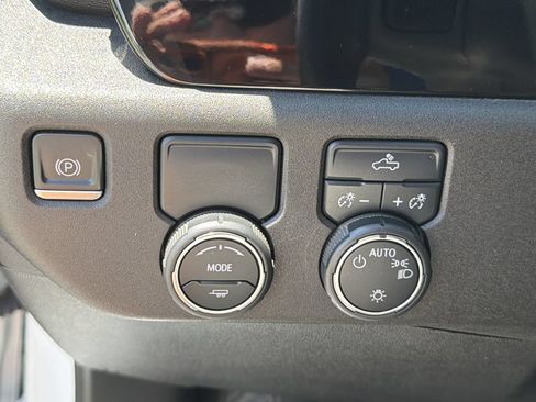 Certified 2022 Chevrolet Silverado 1500 LT RWD image 27